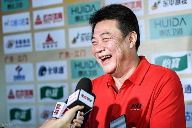 被男人狂揉吃奶胸60分钟